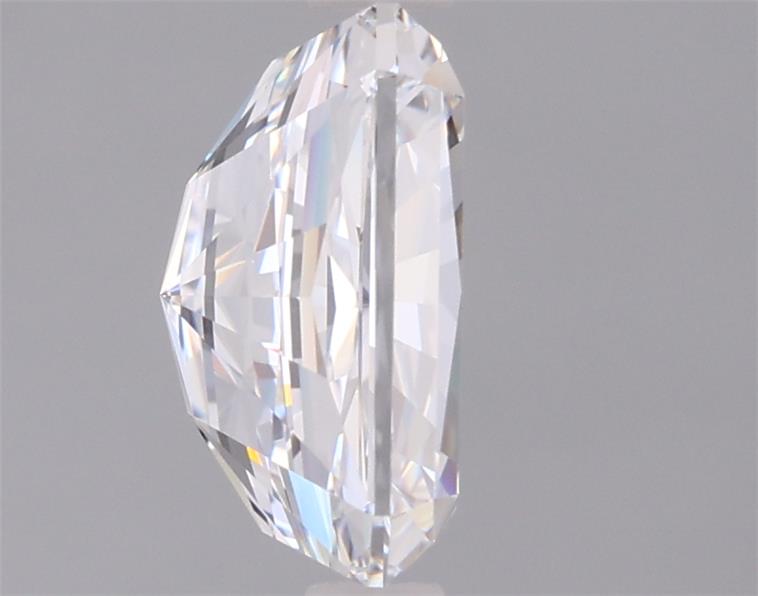 2.04 Carat Radiant Lab Diamond :: 360 spin frame 01