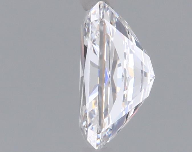 0.88 Carat Radiant Lab Diamond :: 360 spin frame 02