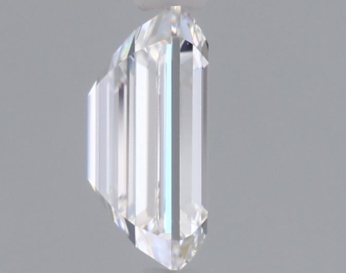 0.97 Carat Emerald Lab Diamond :: 360 spin frame 02
