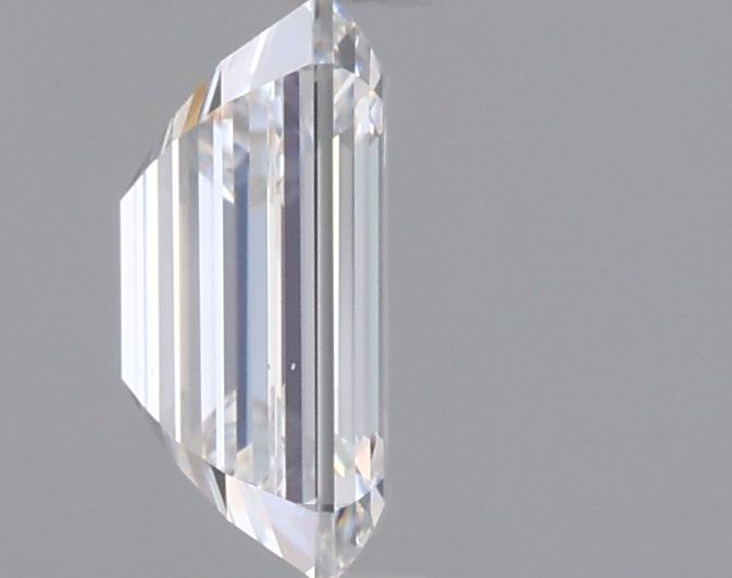 0.92 Carat Emerald Lab Diamond :: 360 spin frame 02