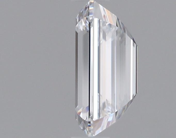 0.84 Carat Emerald Lab Diamond :: 360 spin frame 01