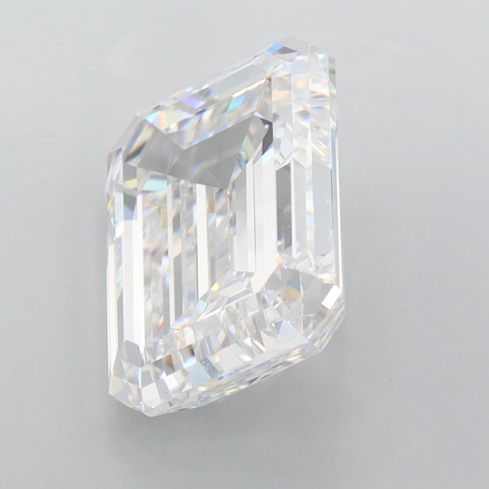 4.00 Carat Emerald Lab Diamond :: 360 spin frame 02