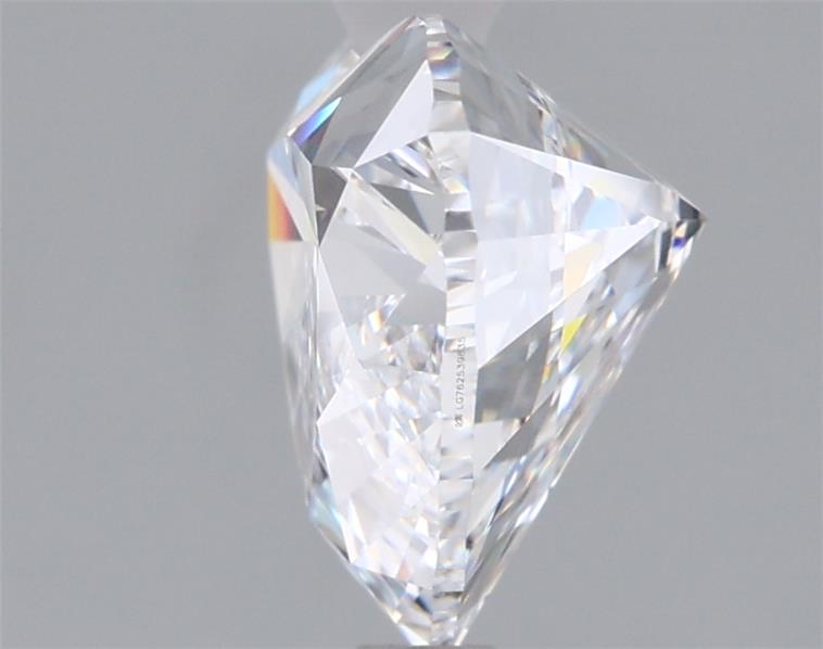 2.56 Carat Heart Lab Diamond :: Greenstar spin frame 01