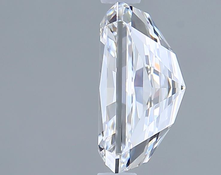 2.03 Carat Radiant Lab Diamond :: Greenstar spin frame 01