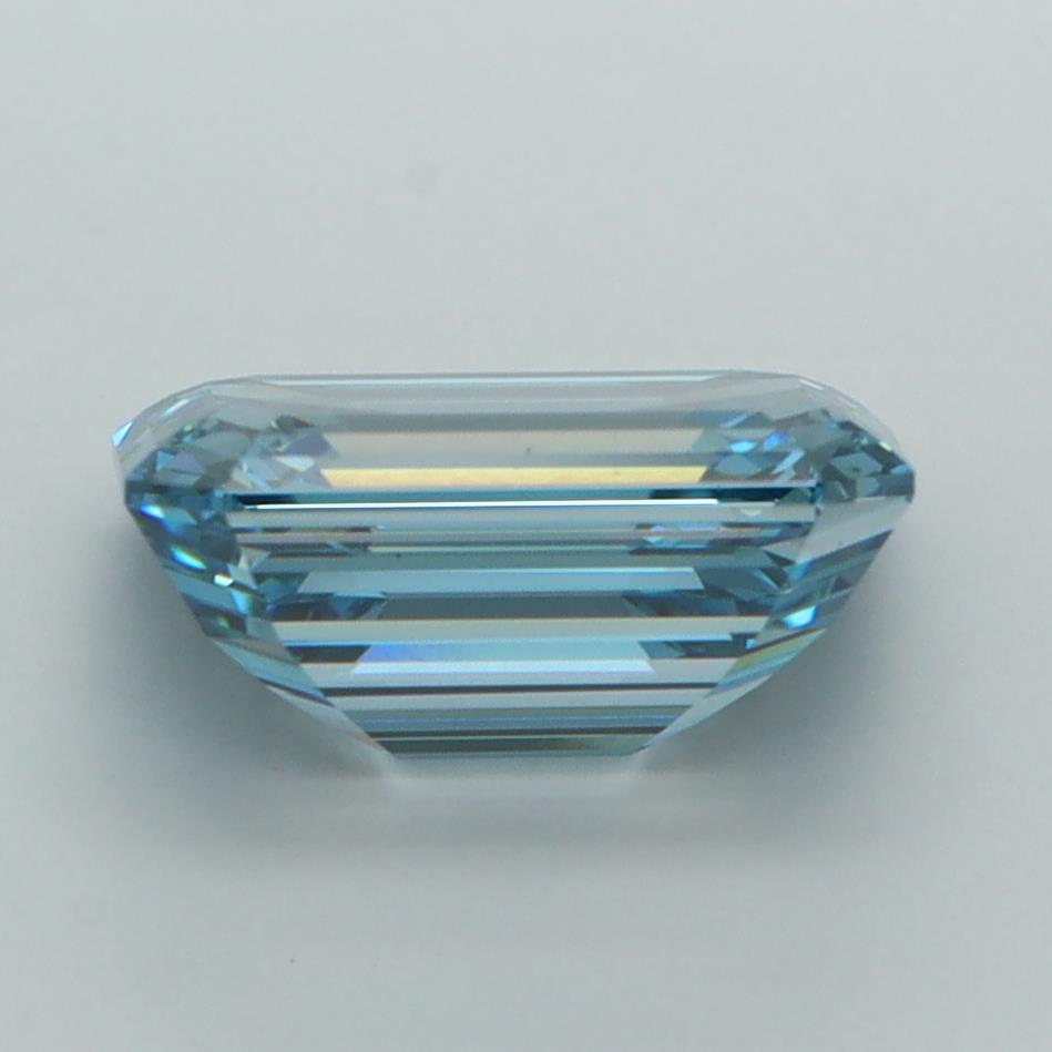 3.06 Carat Emerald Lab Diamond :: Greenstar spin frame 02