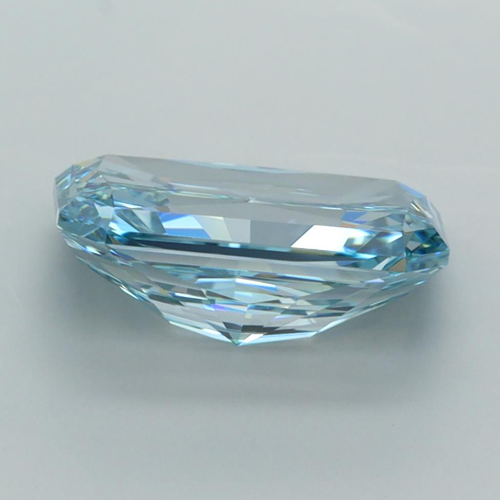 3.00 Carat Radiant Lab Diamond :: Greenstar spin frame 02