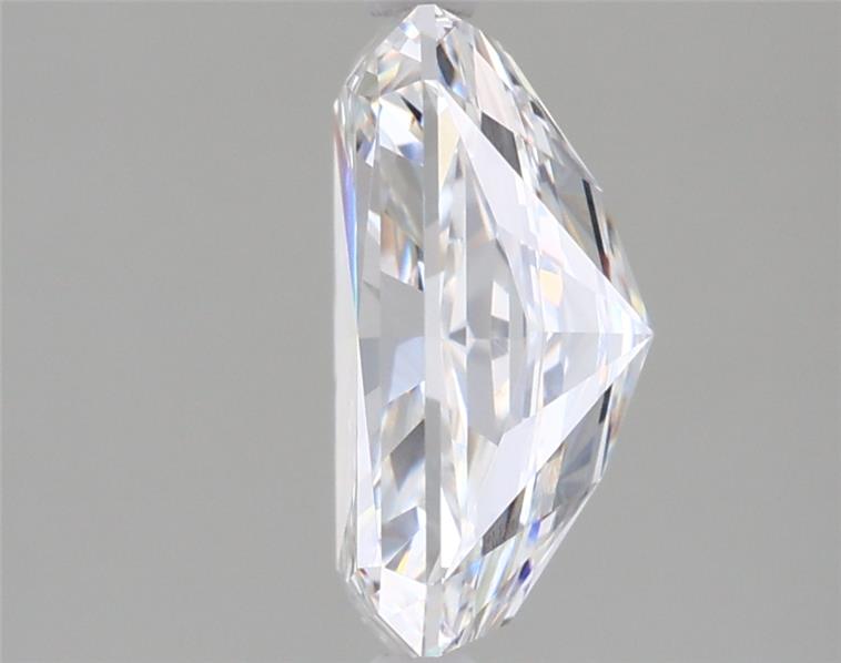 3.04 Carat Radiant Lab Diamond :: Greenstar spin frame 02