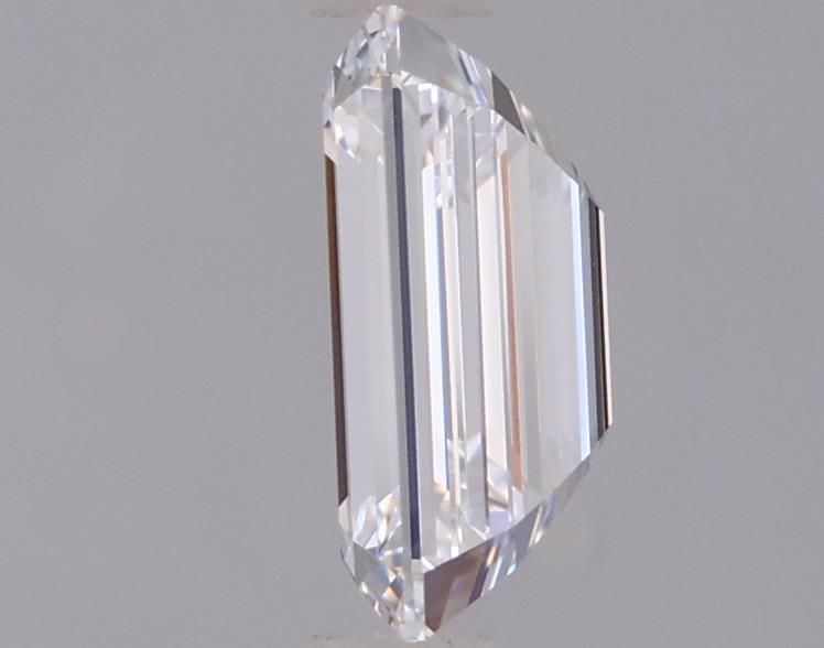 0.91 Carat Emerald Lab Diamond :: 360 spin frame 02