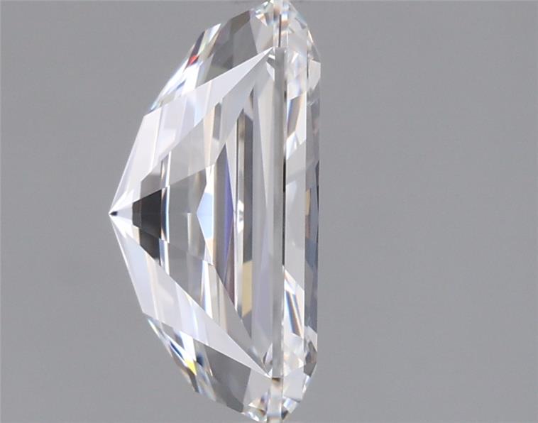 2.05 Carat Radiant Lab Diamond :: 360 spin frame 02