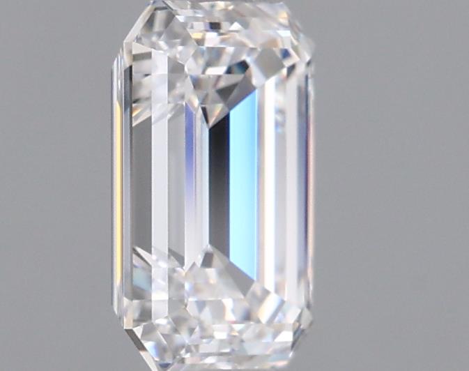 0.92 Carat Emerald Lab Diamond :: 360 spin frame 03