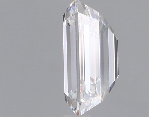 0.92 Carat Emerald Lab Diamond :: 360 spin frame 01