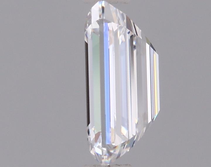 0.91 Carat Emerald Lab Diamond :: 360 spin frame 01