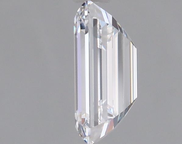 0.94 Carat Emerald Lab Diamond :: 360 spin frame 02