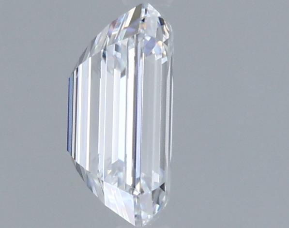 0.93 Carat Emerald Lab Diamond :: 360 spin frame 01
