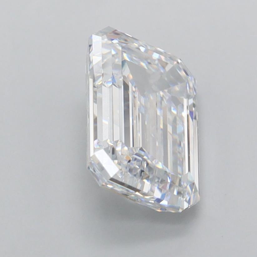 2.02 Carat Emerald Lab Diamond :: 360 spin frame 02