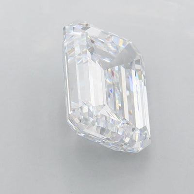 1.89 Carat Emerald Lab Diamond :: 360 spin frame 01