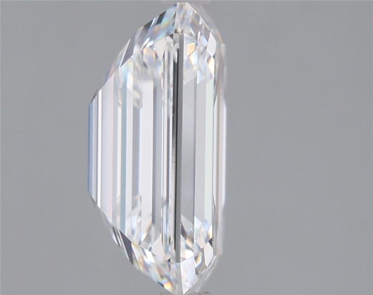 2.57 Carat Emerald Lab Diamond :: Greenstar spin frame 01