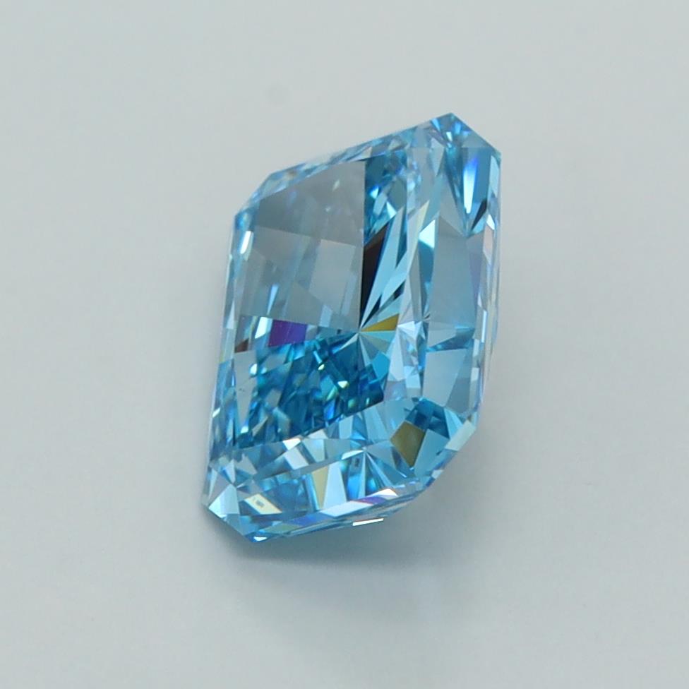 2.04 Carat Radiant Lab Diamond :: Greenstar spin frame 01