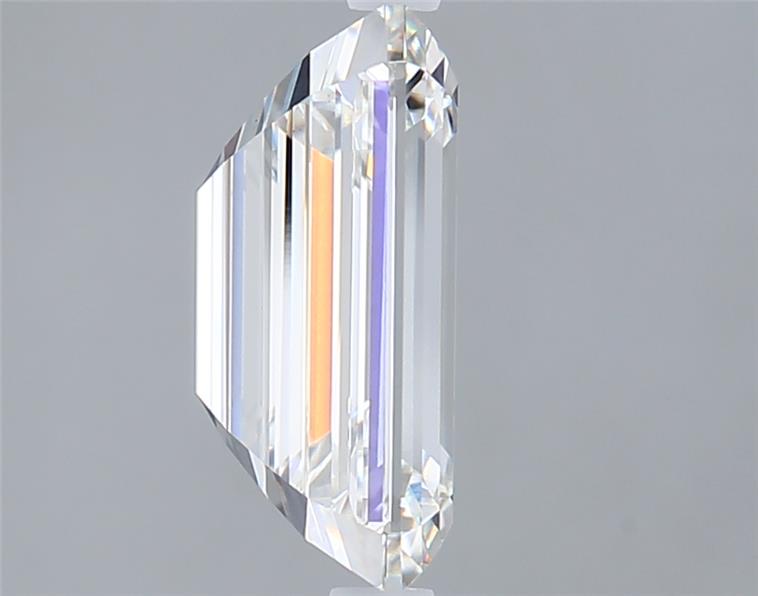 4.72 Carat Emerald Lab Diamond :: Greenstar spin frame 02