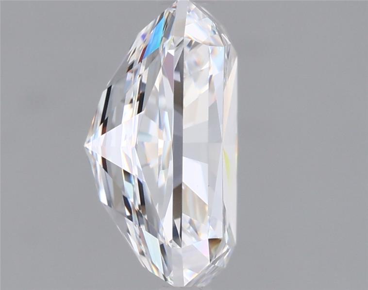 2.50 Carat Radiant Lab Diamond :: Greenstar spin frame 02