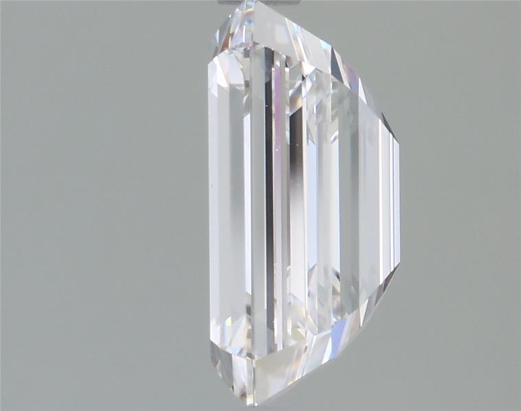 2.52 Carat Emerald Lab Diamond :: Greenstar spin frame 02