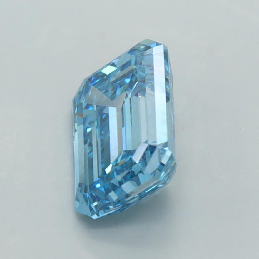 2.01 Carat Emerald Lab Diamond :: Greenstar spin frame 02