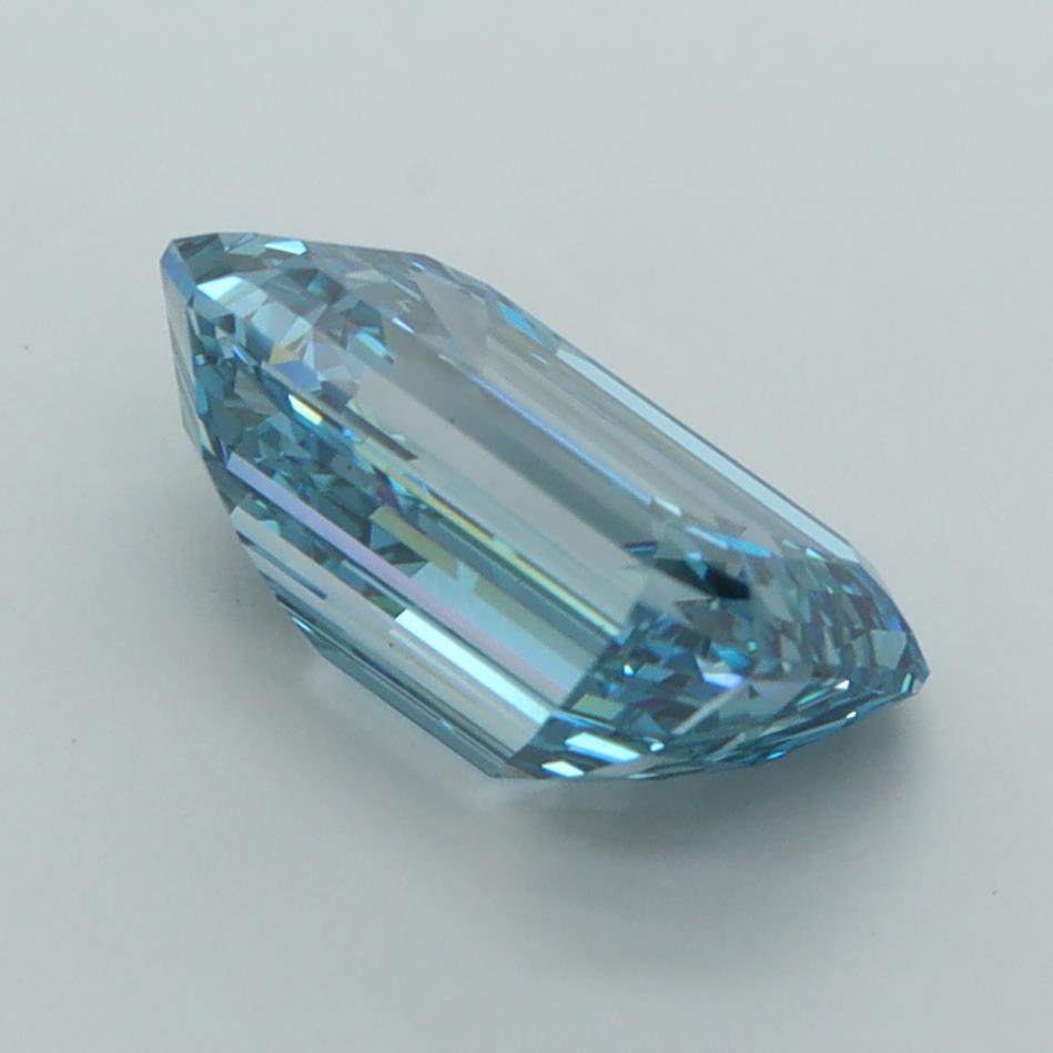 3.06 Carat Emerald Lab Diamond :: Greenstar spin frame 03