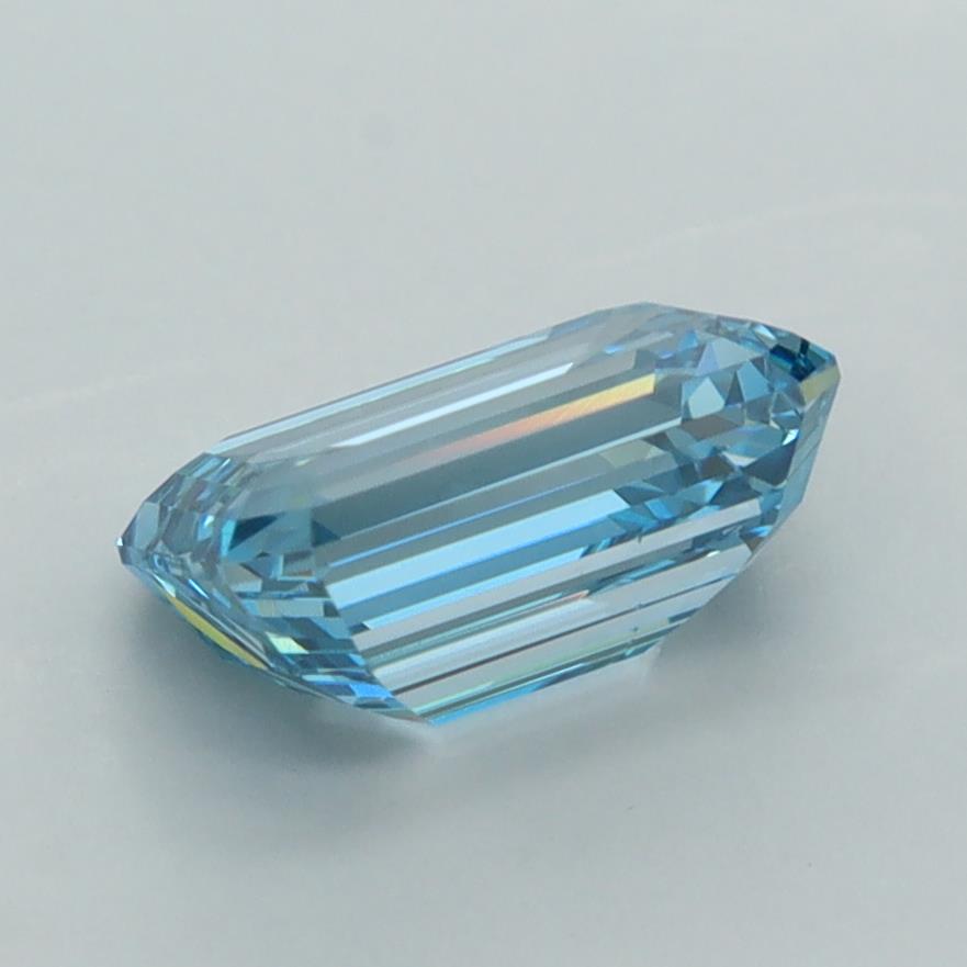 2.05 Carat Emerald Lab Diamond :: Greenstar spin frame 05