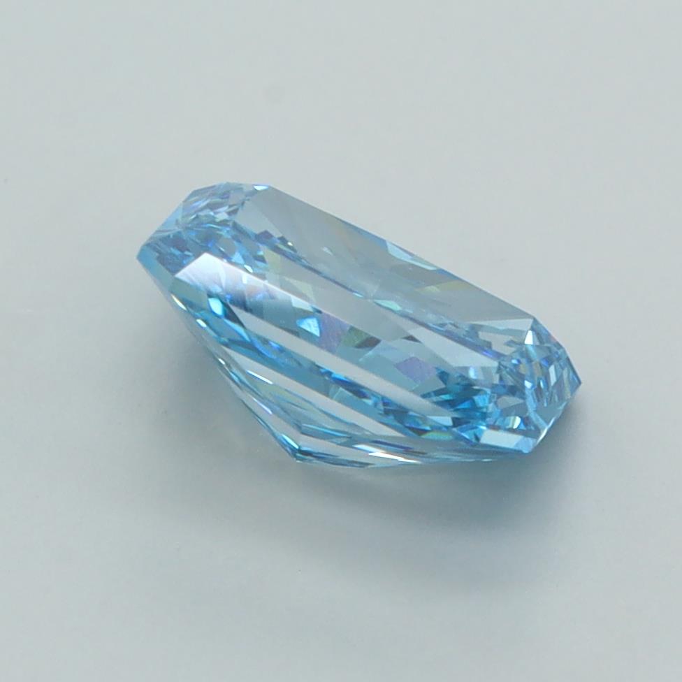 2.07 Carat Radiant Lab Diamond :: Greenstar spin frame 04