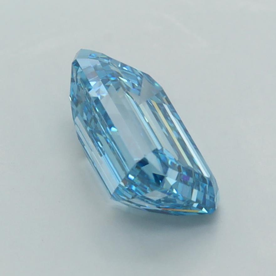 2.01 Carat Emerald Lab Diamond :: Greenstar spin frame 04