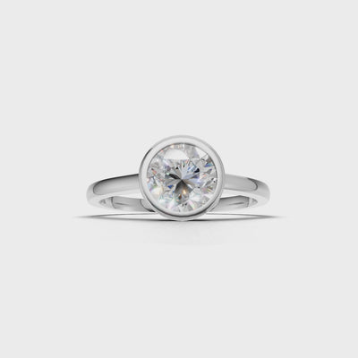 Ring Round Bezel 18k White Gold 1ct :: RING ROUND BEZEL K18 White Gold 1ct.mp4